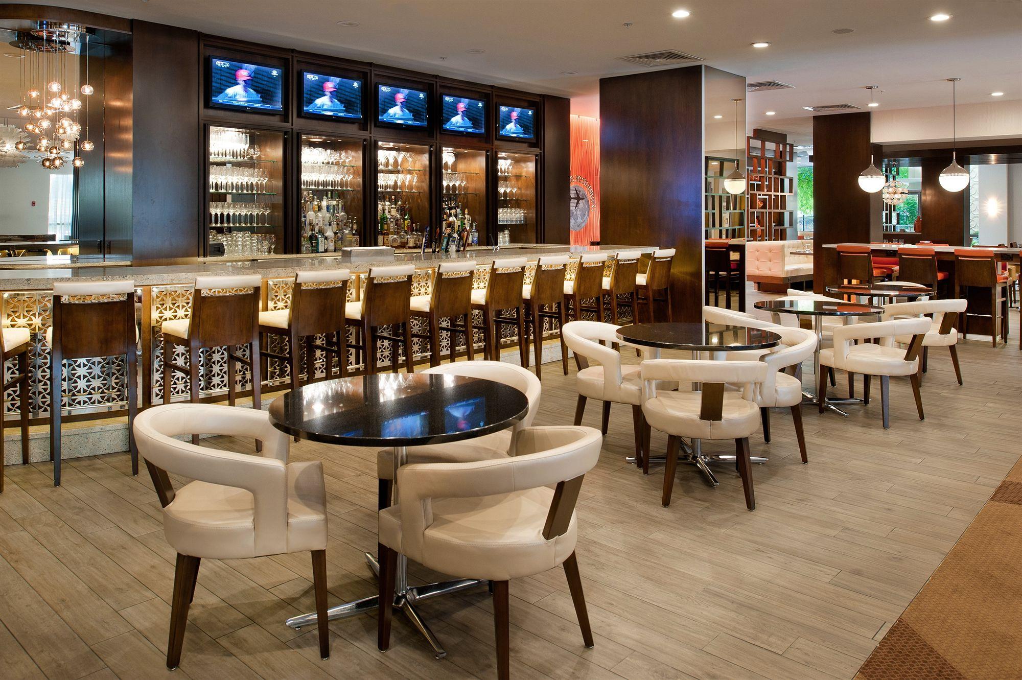 Отель Marriott St. Louis Airport Edmundson Экстерьер фото