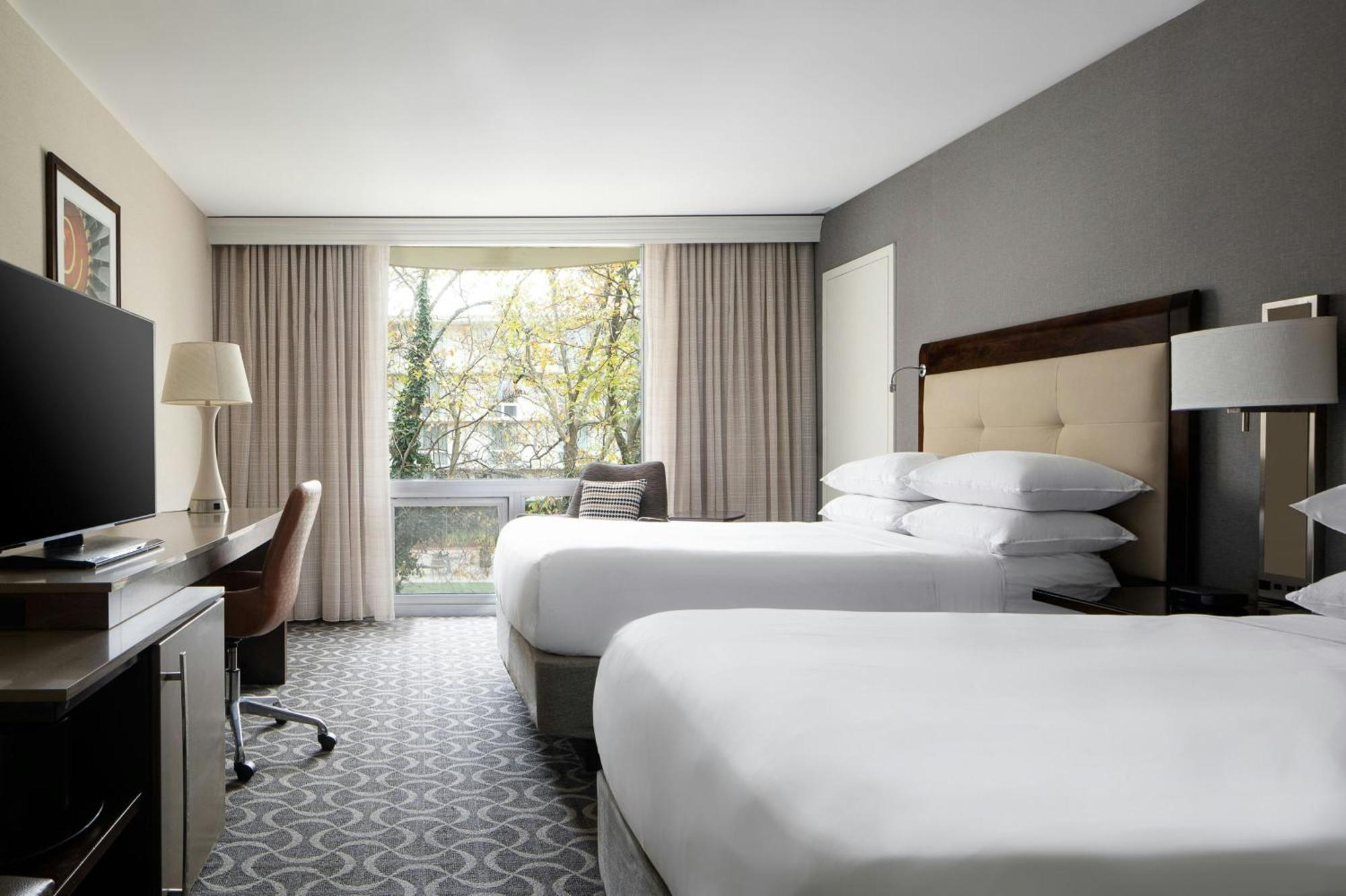 Отель Marriott St. Louis Airport Edmundson Экстерьер фото
