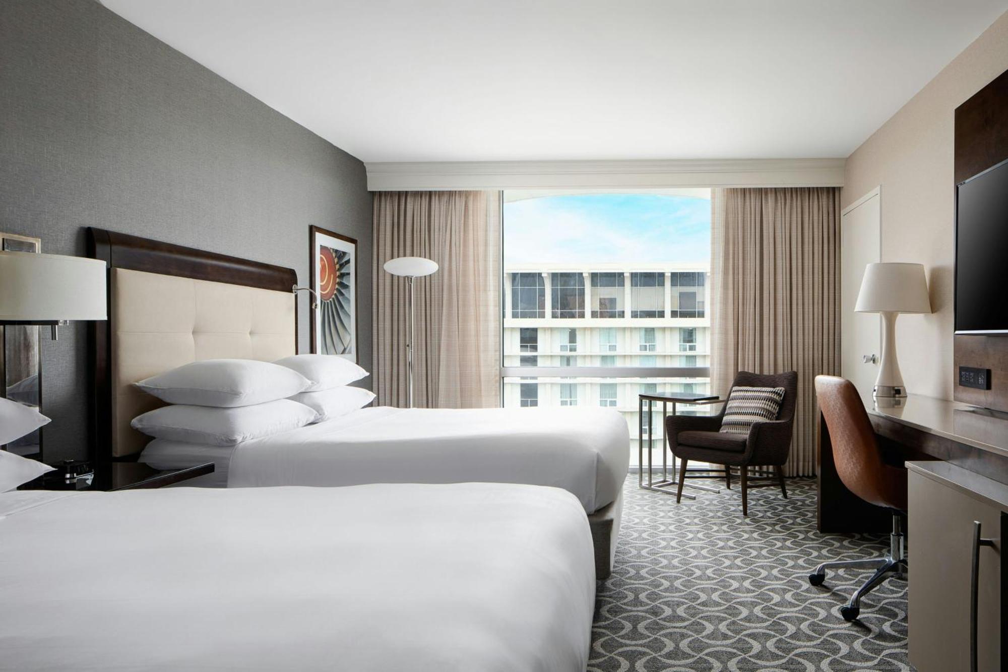 Отель Marriott St. Louis Airport Edmundson Экстерьер фото