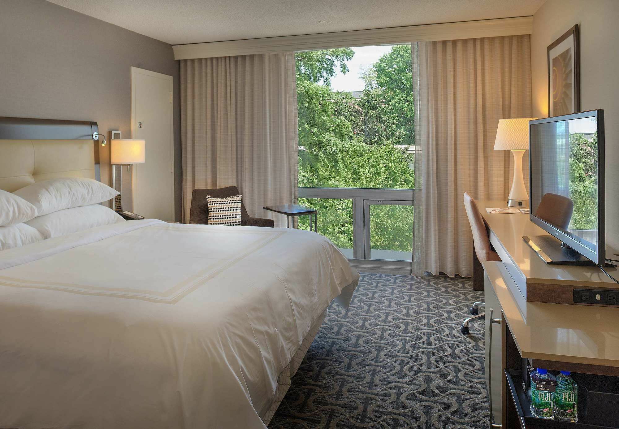 Отель Marriott St. Louis Airport Edmundson Экстерьер фото