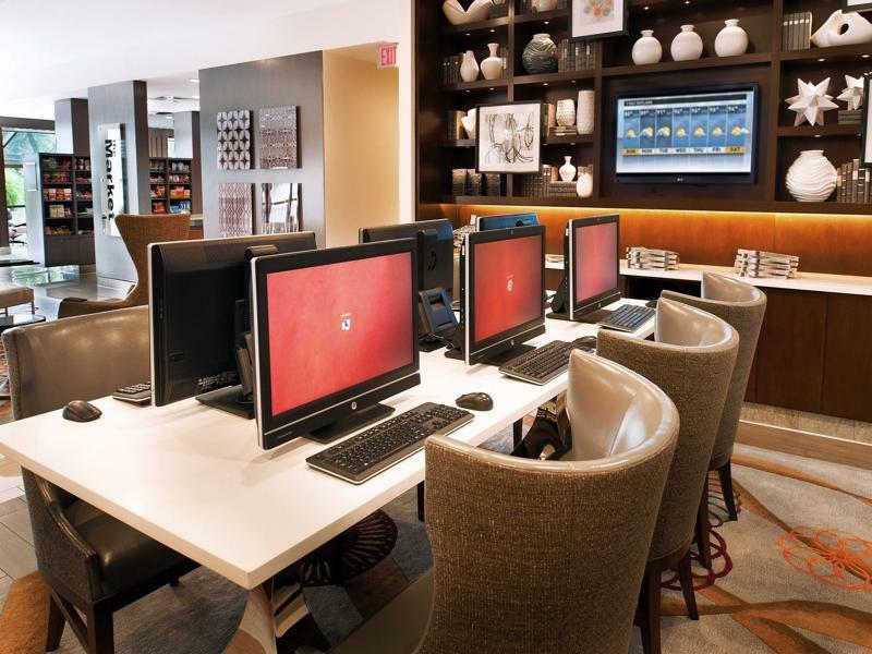 Отель Marriott St. Louis Airport Edmundson Экстерьер фото